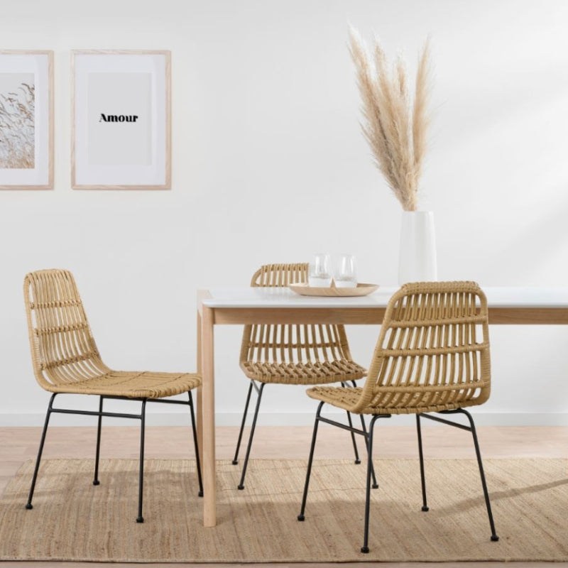 Japandi Balcony Oasis: Rattan Outdoor Chair (Sleek Lines, Natural Style)