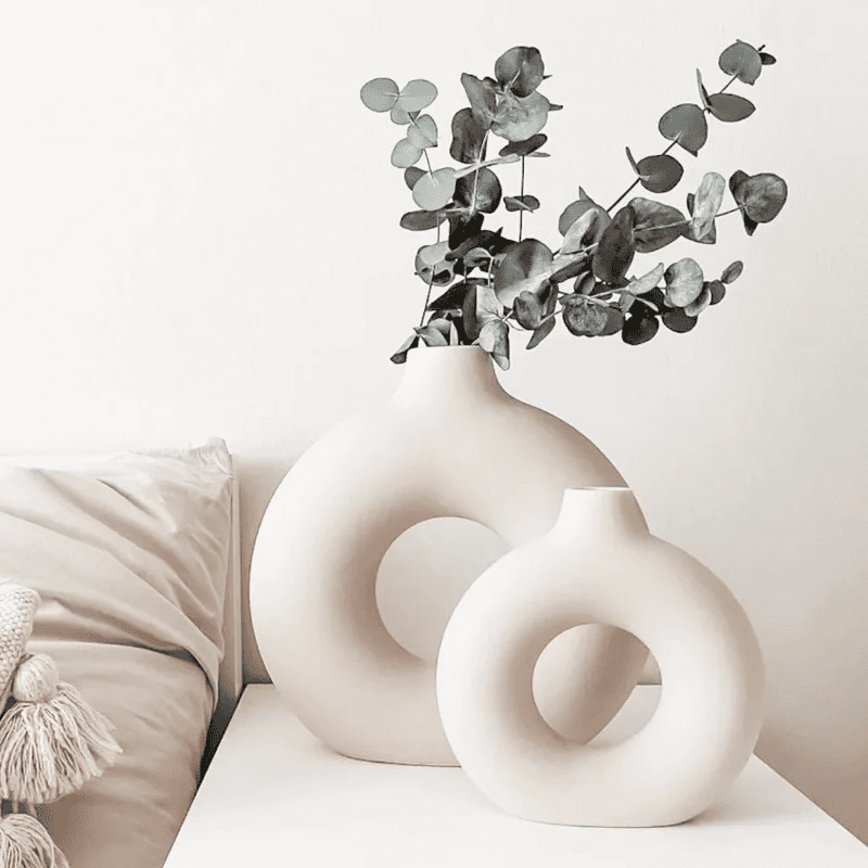 Modern Minimalist Vase: Home & Office Décor