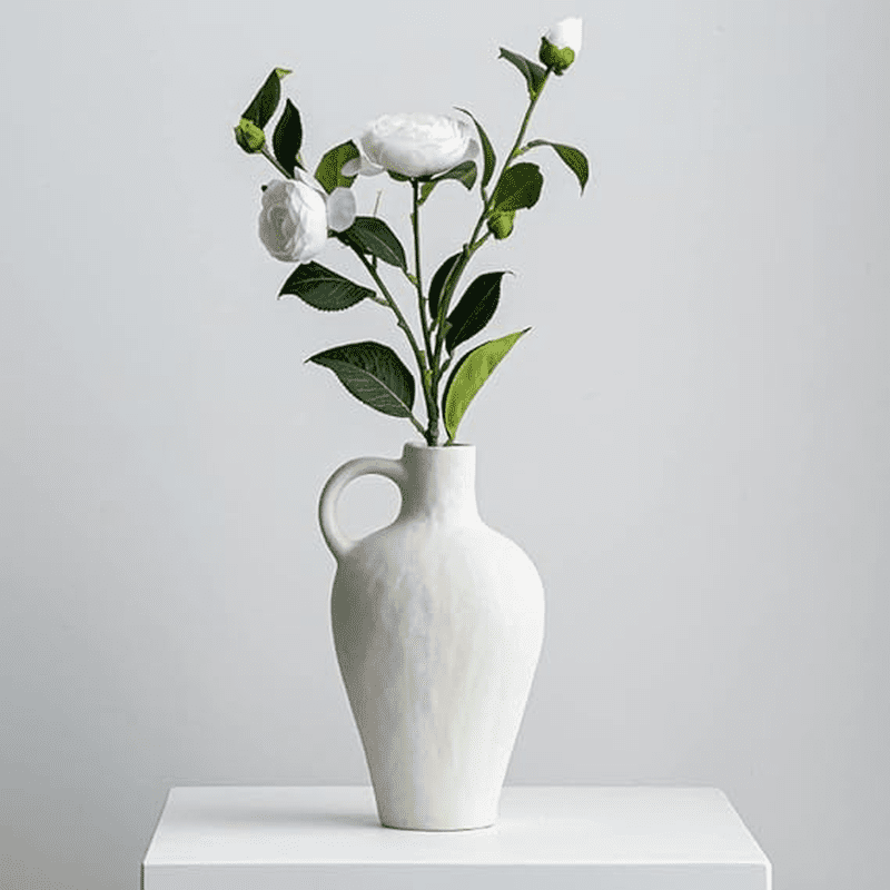 Giftworthy Design: Sleek Ceramic Vase