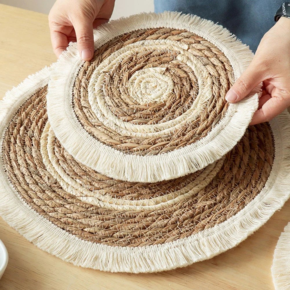 Round Wicker Placemat with Tassels