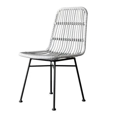 Japandi Balcony Oasis: Rattan Outdoor Chair (Sleek Lines, Natural Style)