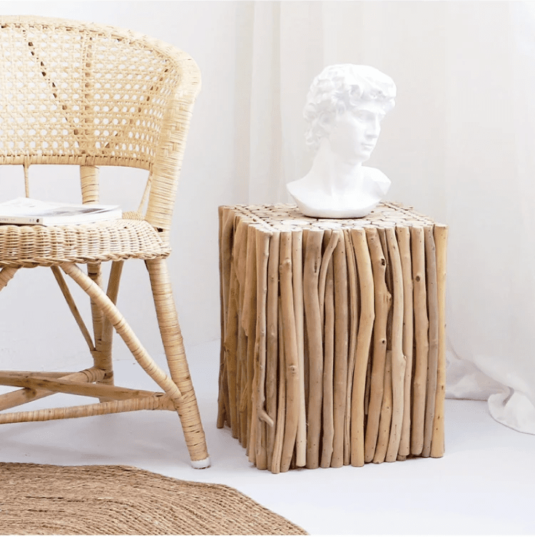 Japandi Haven: Solid Wood Side Table (Natural Beauty, Compact Design)