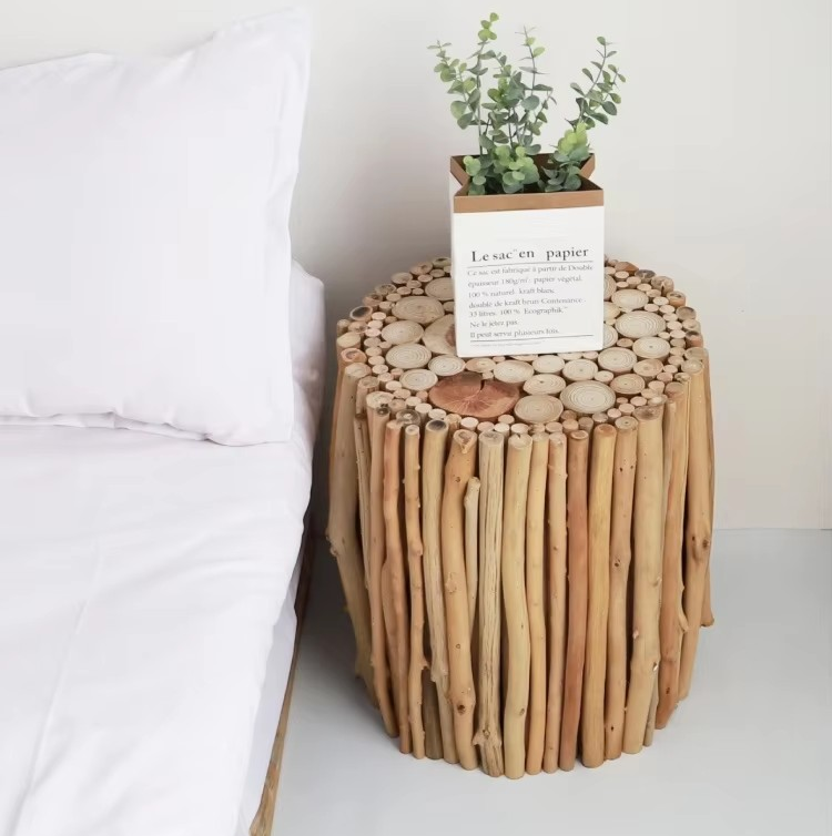 Japandi Haven: Solid Wood Side Table (Natural Beauty, Compact Design)